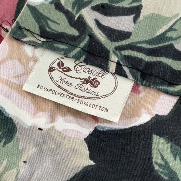 Croscill set of 2 window valances. Roses on black. - Picture 6 of 7